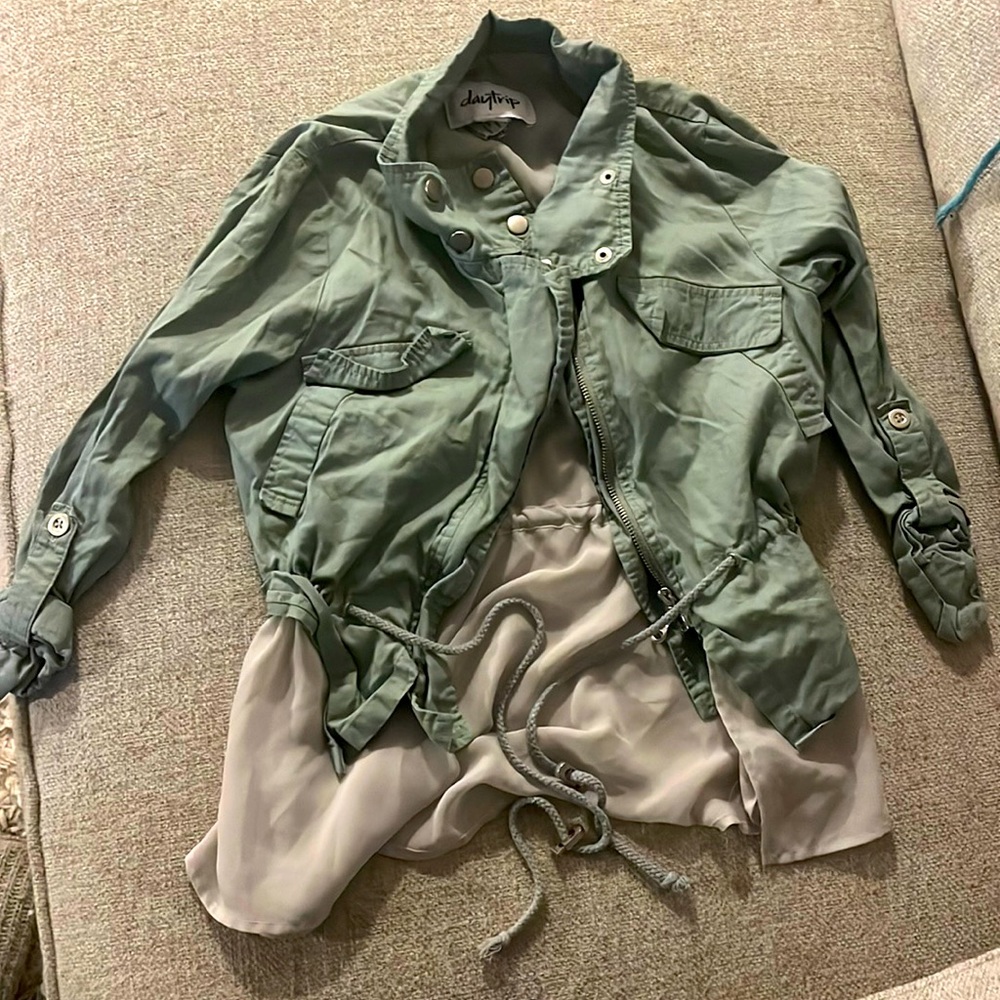 Light green daytrip zip-up shirt XS
